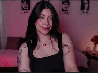 Webcam model AliciaMendoza from XloveCam