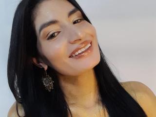 Webcam model AmandaPolis from XloveCam