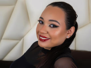 Webcam model AntonelaGil from XloveCam