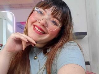 Webcam model AuroraMjs from XloveCam