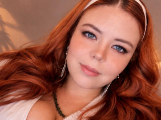 Webcam model EivaTurnner from XloveCam