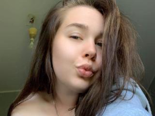 Webcam model FlirtAlisa from XloveCam