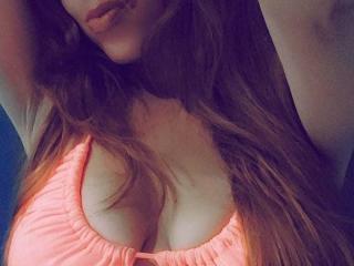 Webcam model LindaLuna from XloveCam