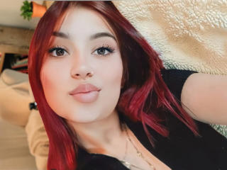 Webcam model MarianaRusell from XloveCam