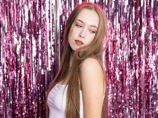 Webcam model YourClaire from XloveCam