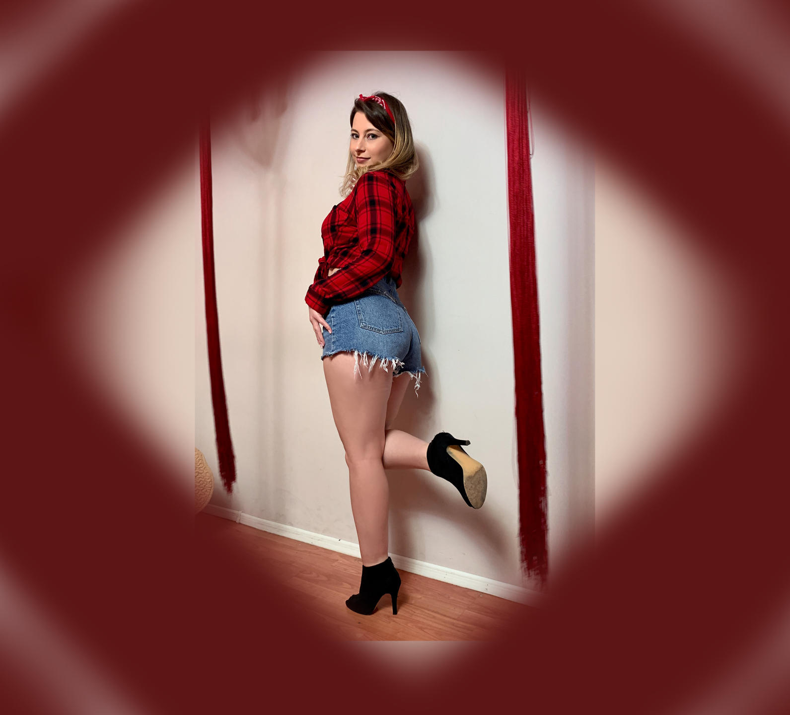Image of cam model DeliceSmille from XloveCam