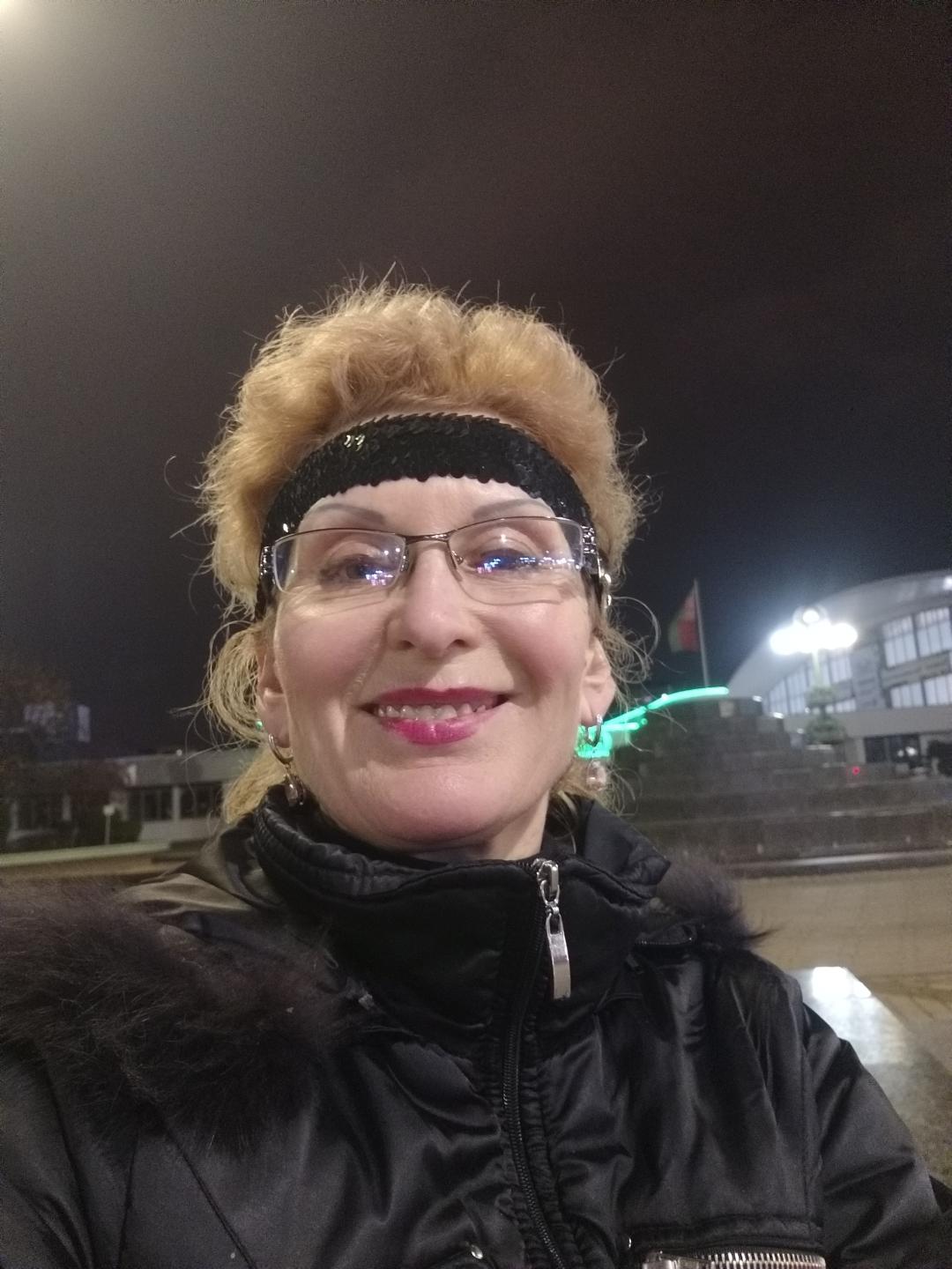 Image of cam model ElizaWendy from XloveCam