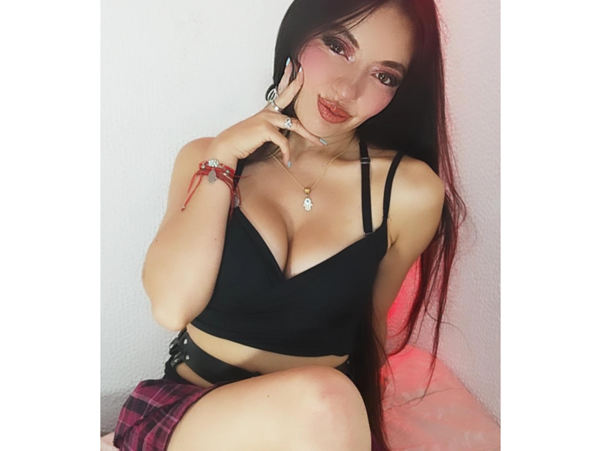Image of cam model KatiaraMeraki from XloveCam