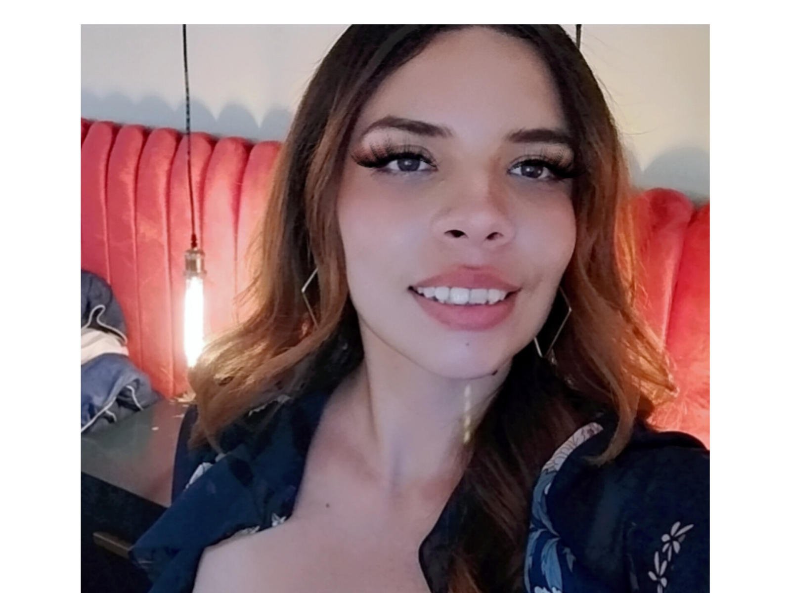 Image of cam model VioletaStone from XloveCam