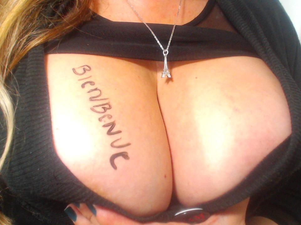 Image of cam model MissGilliSquirty (GilliSkAnal, GilliSkquirtty) from XloveCam