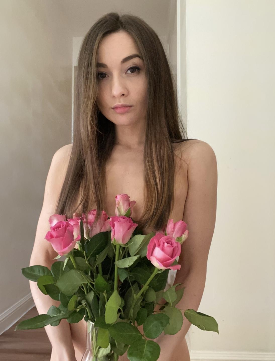 Image of cam model Dionisia from XloveCam