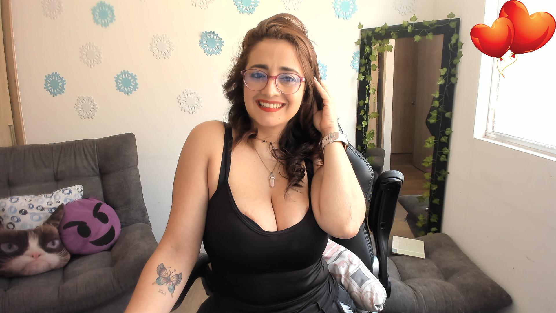 Image of cam model LalaNaughtyX69 from XloveCam