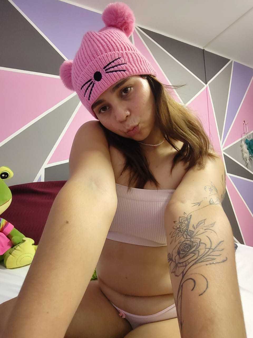 Image of cam model RebecaKeys from XloveCam