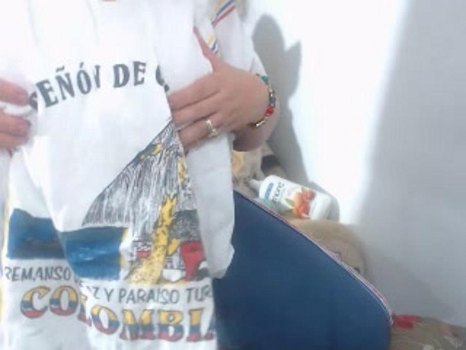 Image of cam model MissGilliSquirty (GilliSkAnal, GilliSkquirtty) from XloveCam