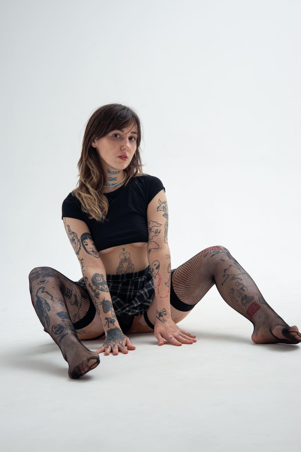 Image of cam model MaisyGilbert from XloveCam