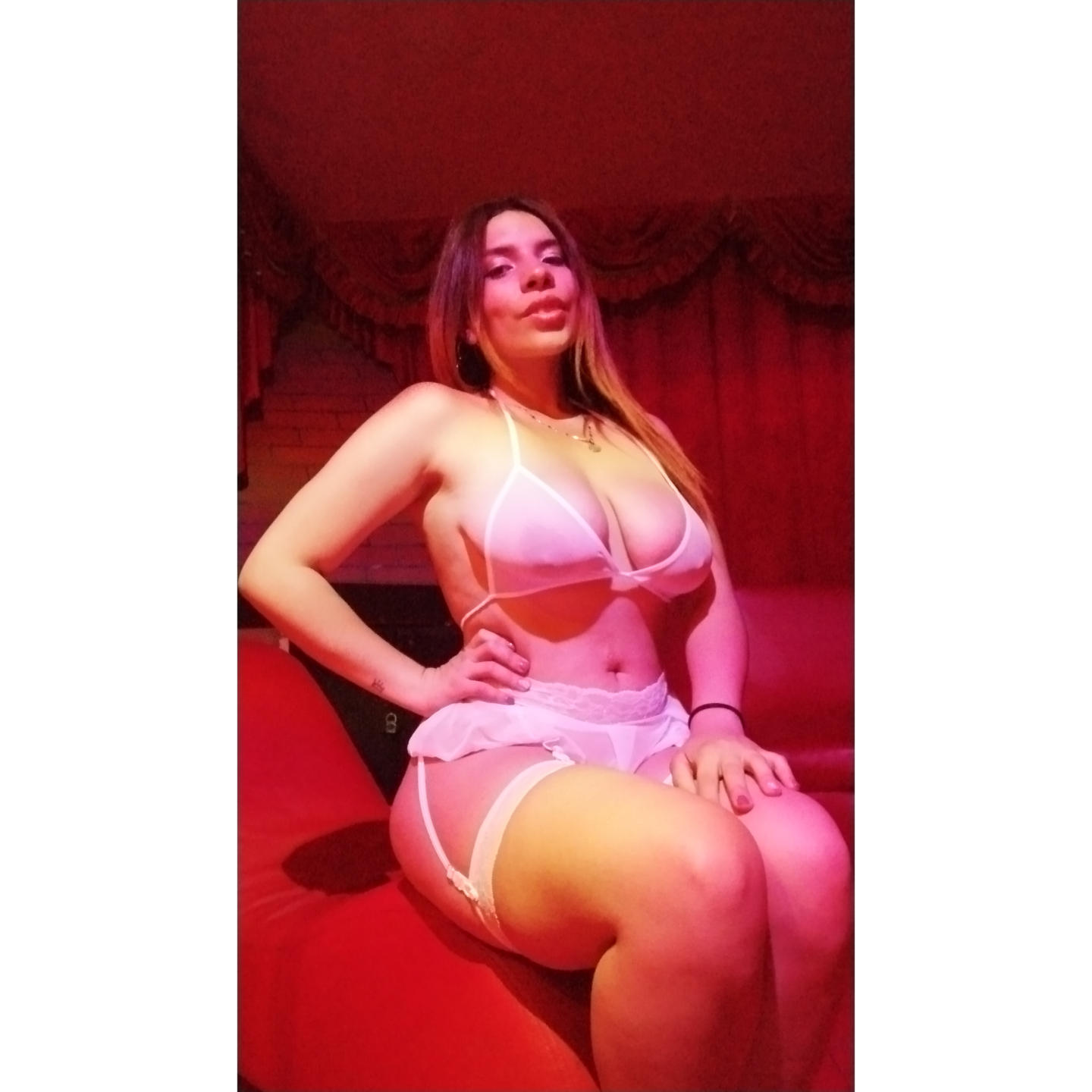 Image of cam model VioletaStone from XloveCam