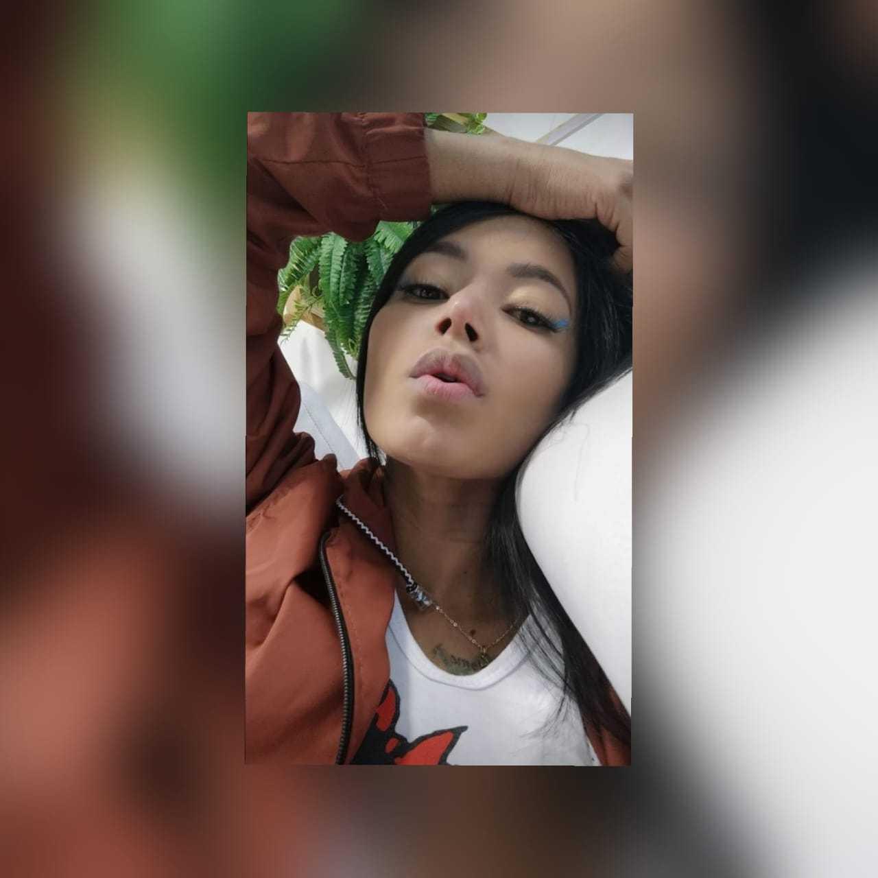 Image of cam model MirandaBatista from XloveCam