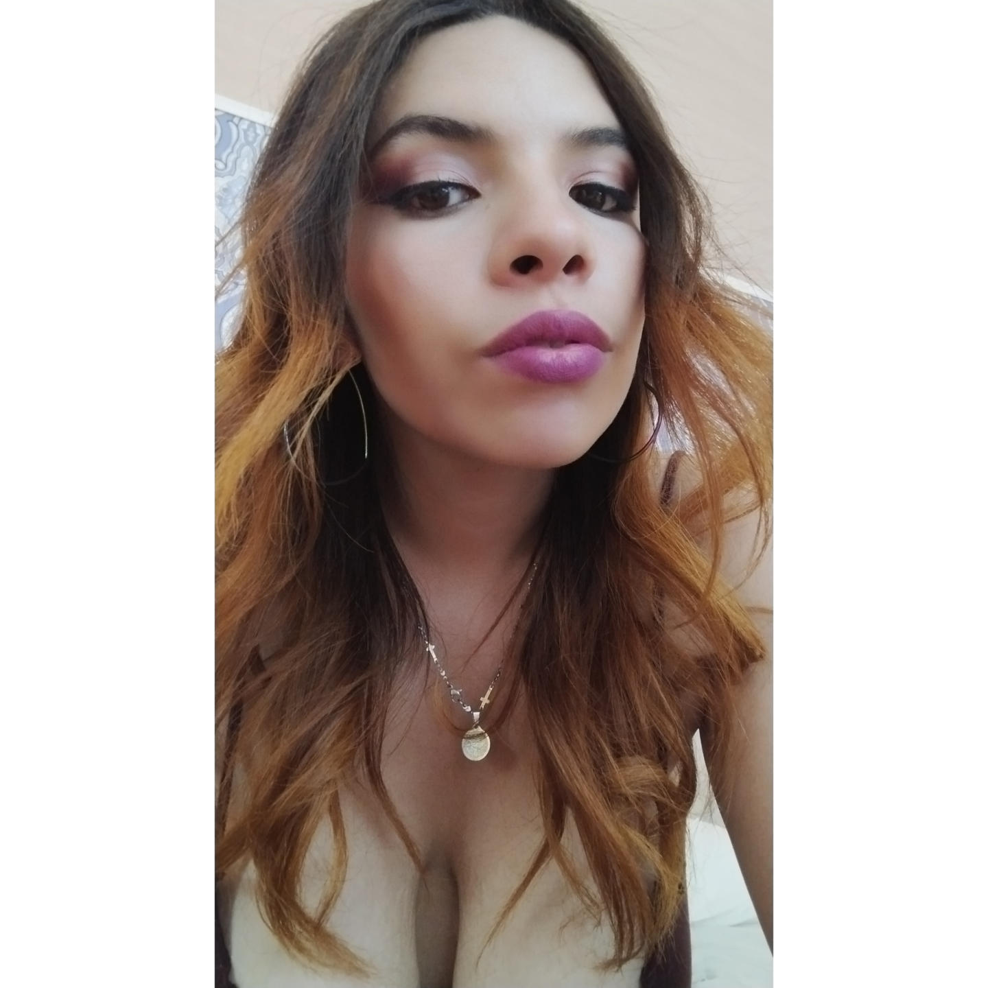 Image of cam model VioletaStone from XloveCam