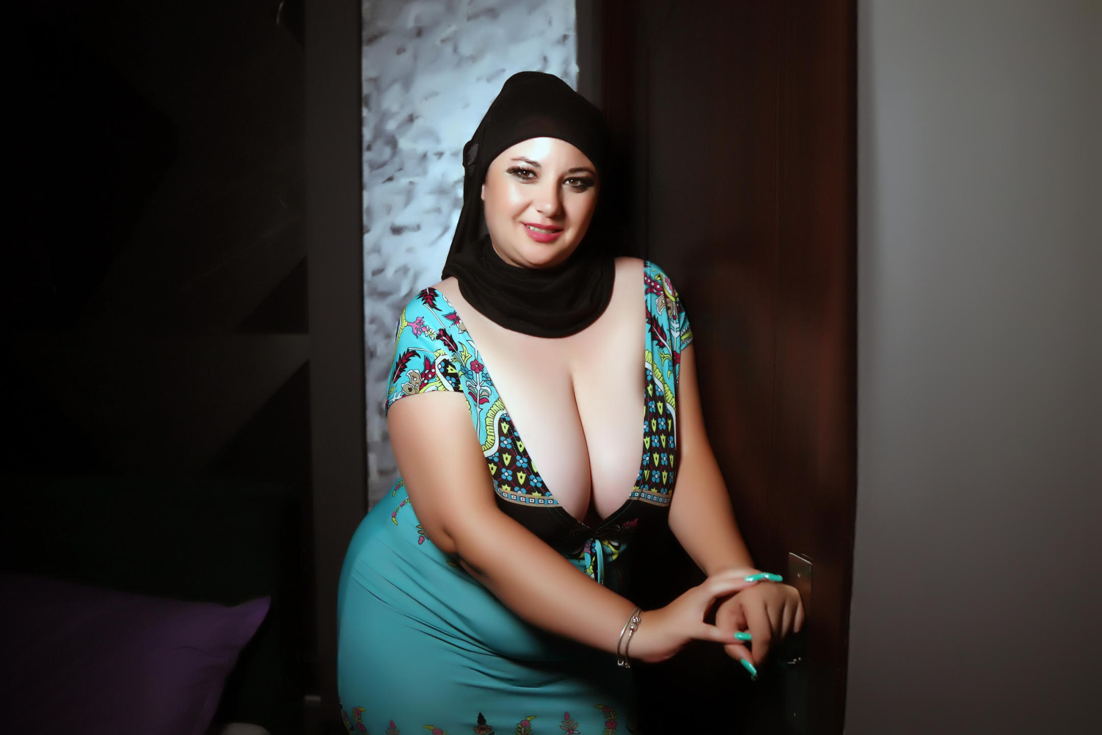 Image of cam model AleshaArabian from XloveCam