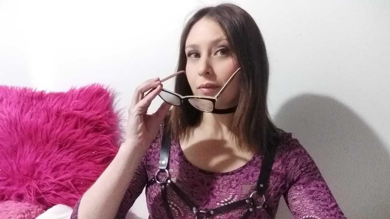 Image of cam model DandelionQueen from XloveCam