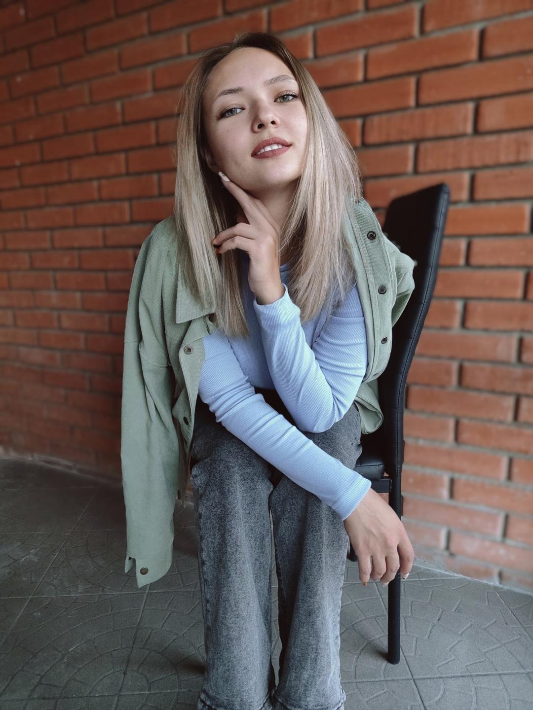 Image of cam model SallyVerda from XloveCam