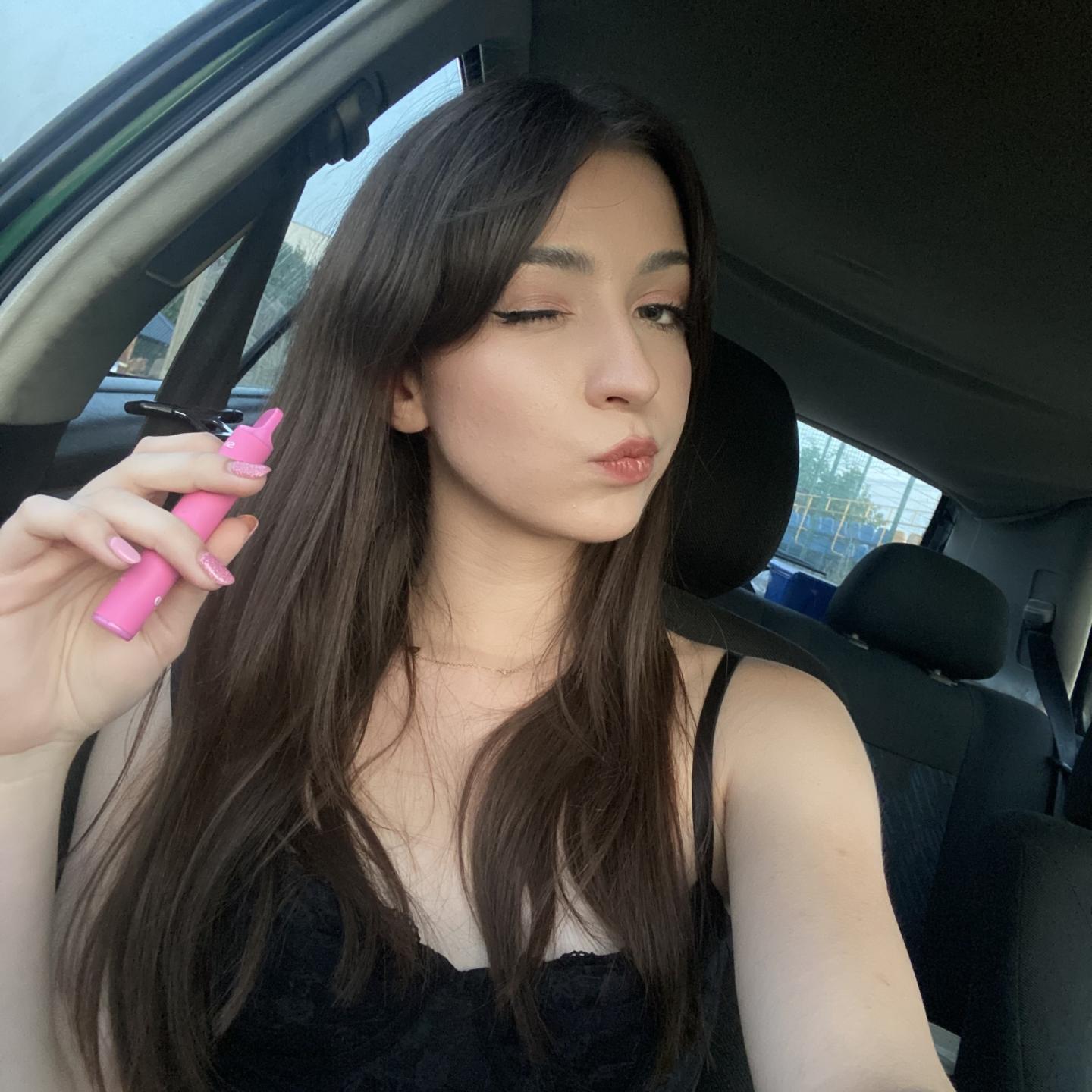 Image of cam model LeahCute from XloveCam