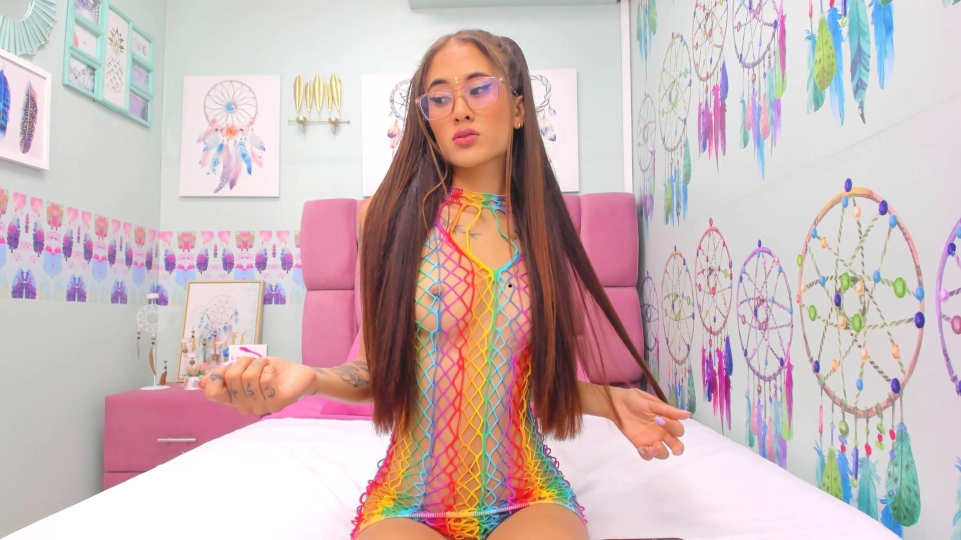 Image of cam model HarleyRoods from XloveCam