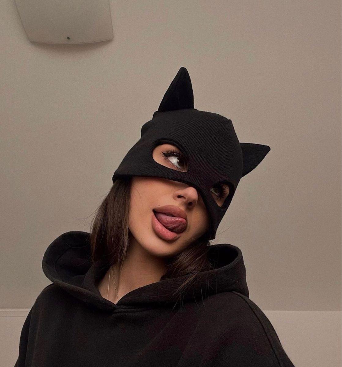 Image of cam model MarieAngel from XloveCam