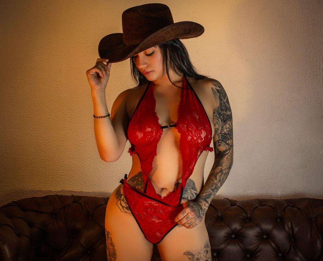 Image of cam model LiaHoffman from XloveCam