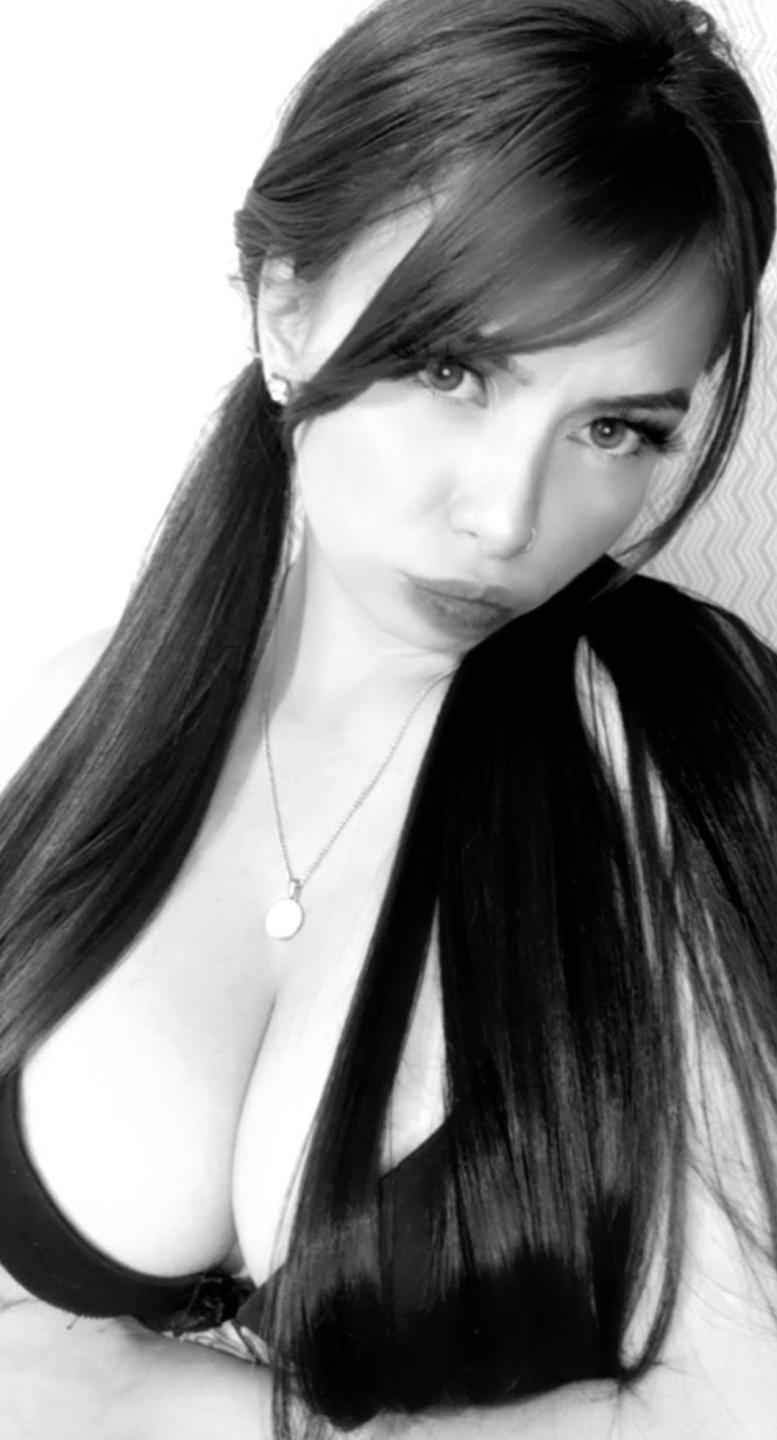 Image of cam model LaurynMartines from XloveCam