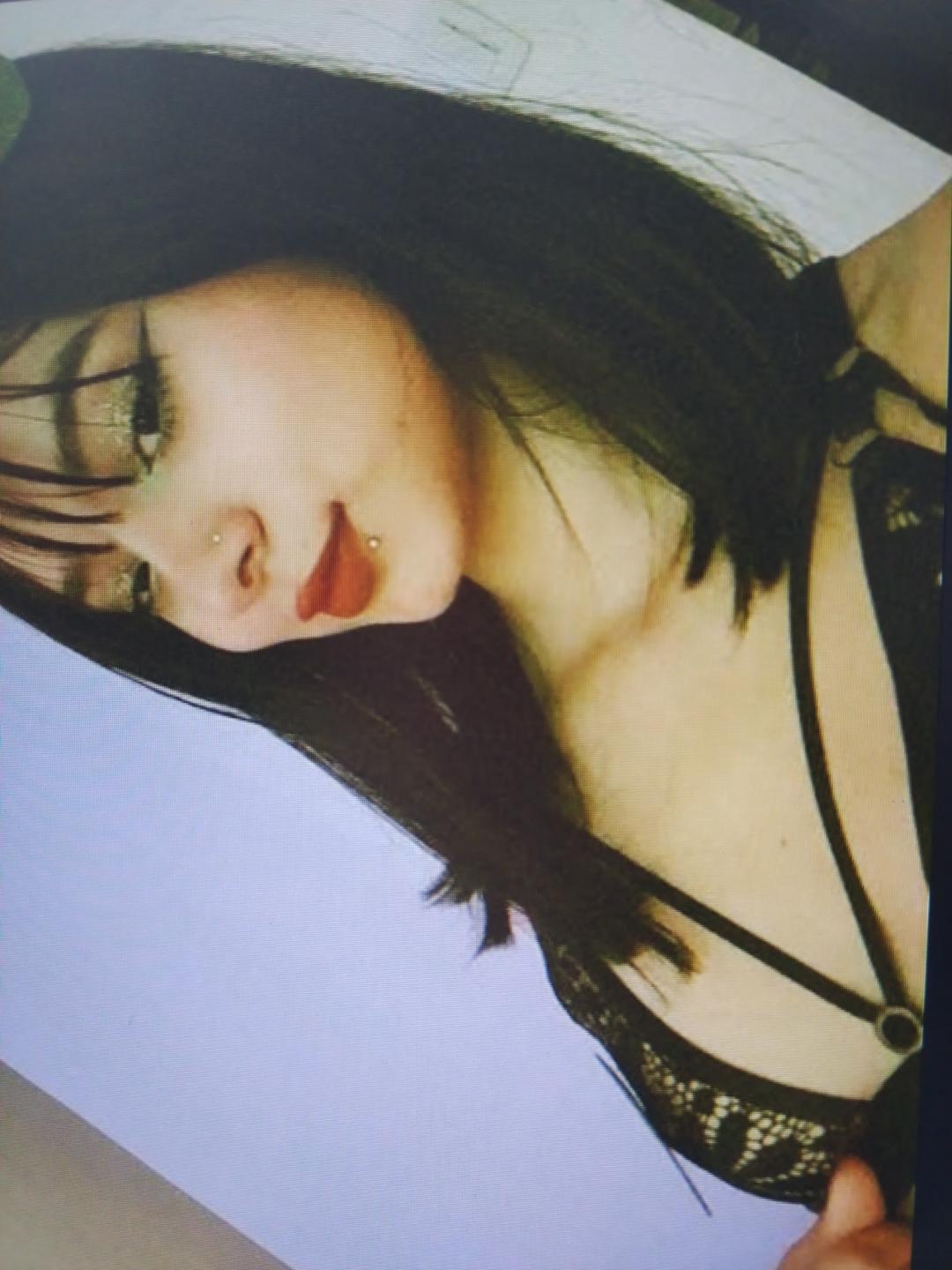Image of cam model LarisaBernard from XloveCam
