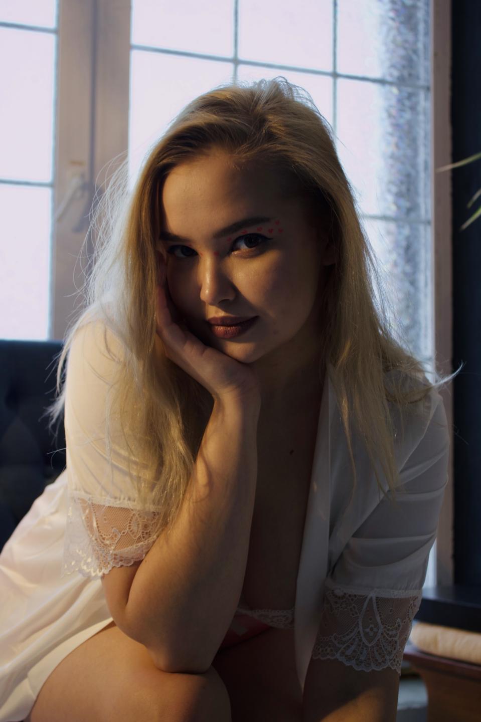 Image of cam model FreyaPayne from XloveCam