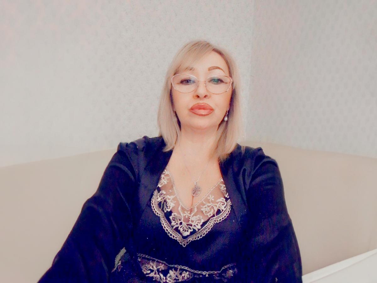Image of cam model LoriExcite from XloveCam