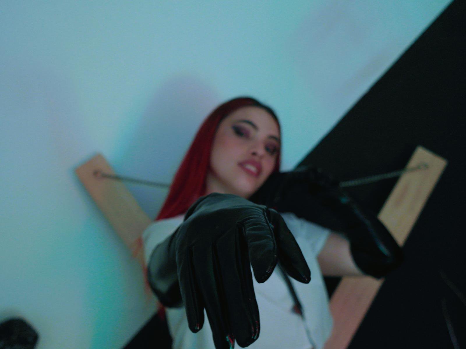 Image of cam model ElizabethDom from XloveCam