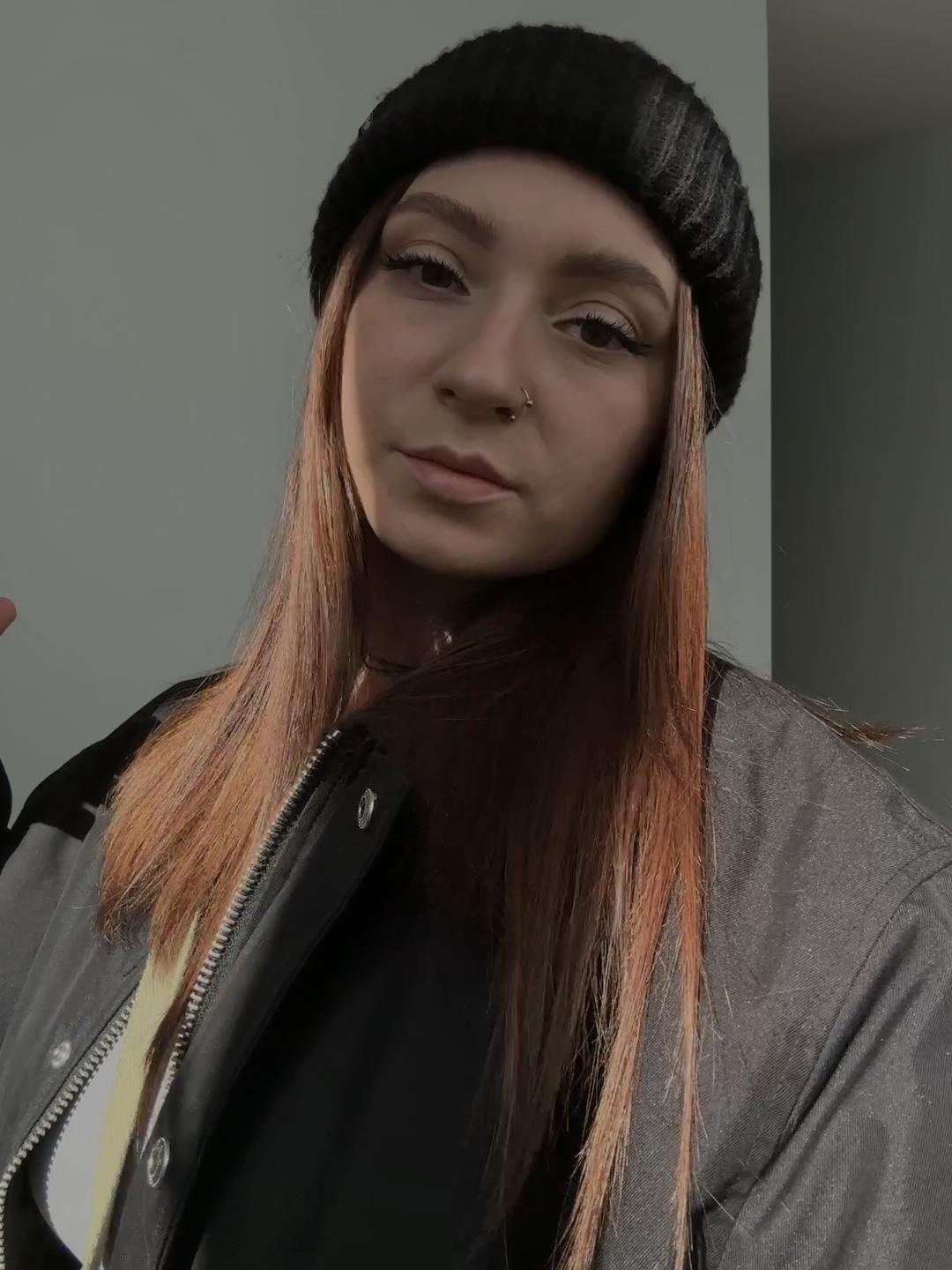 Image of cam model JennyxEstella from XloveCam
