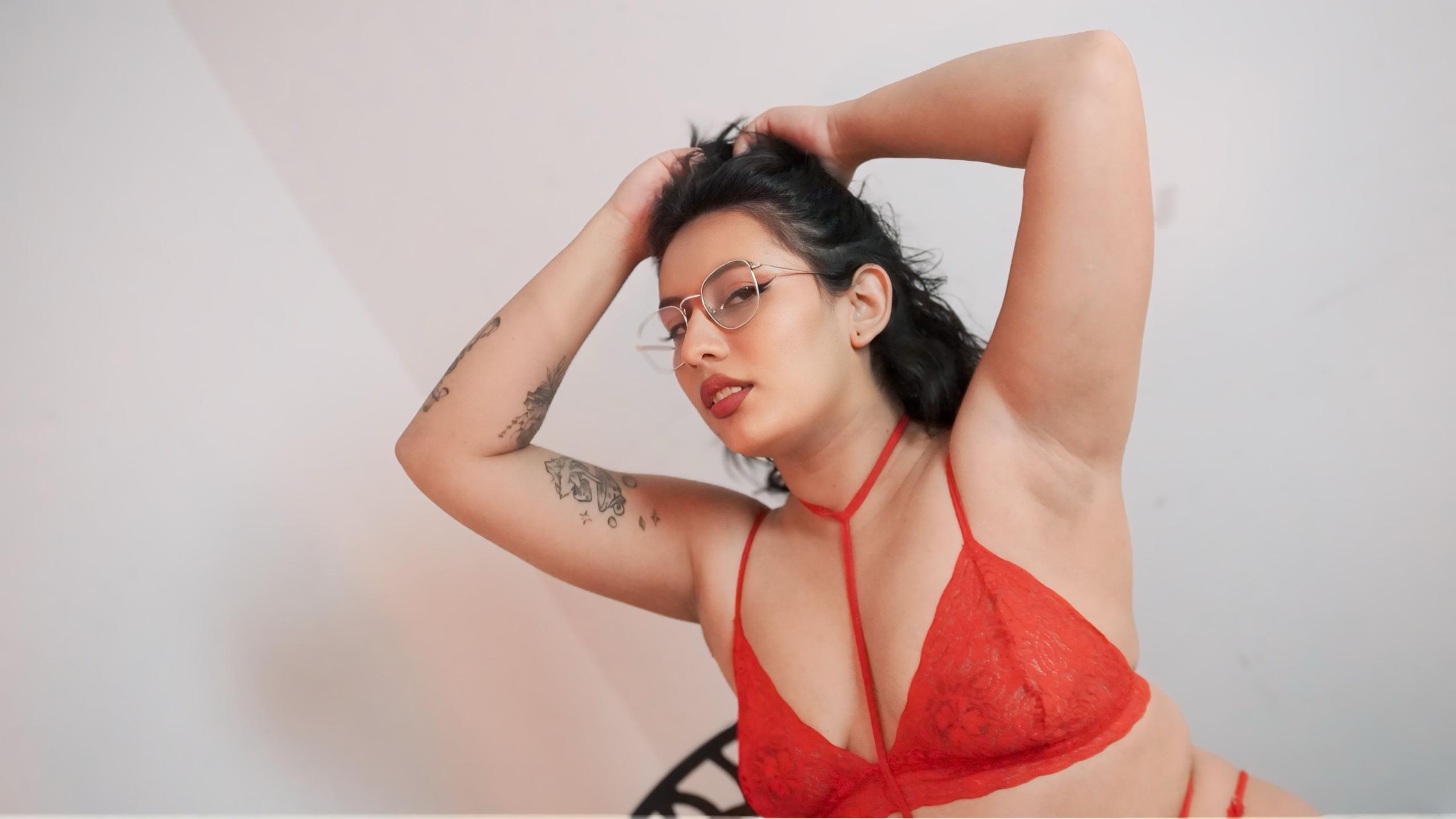 Image of cam model LiliethRoss from XloveCam