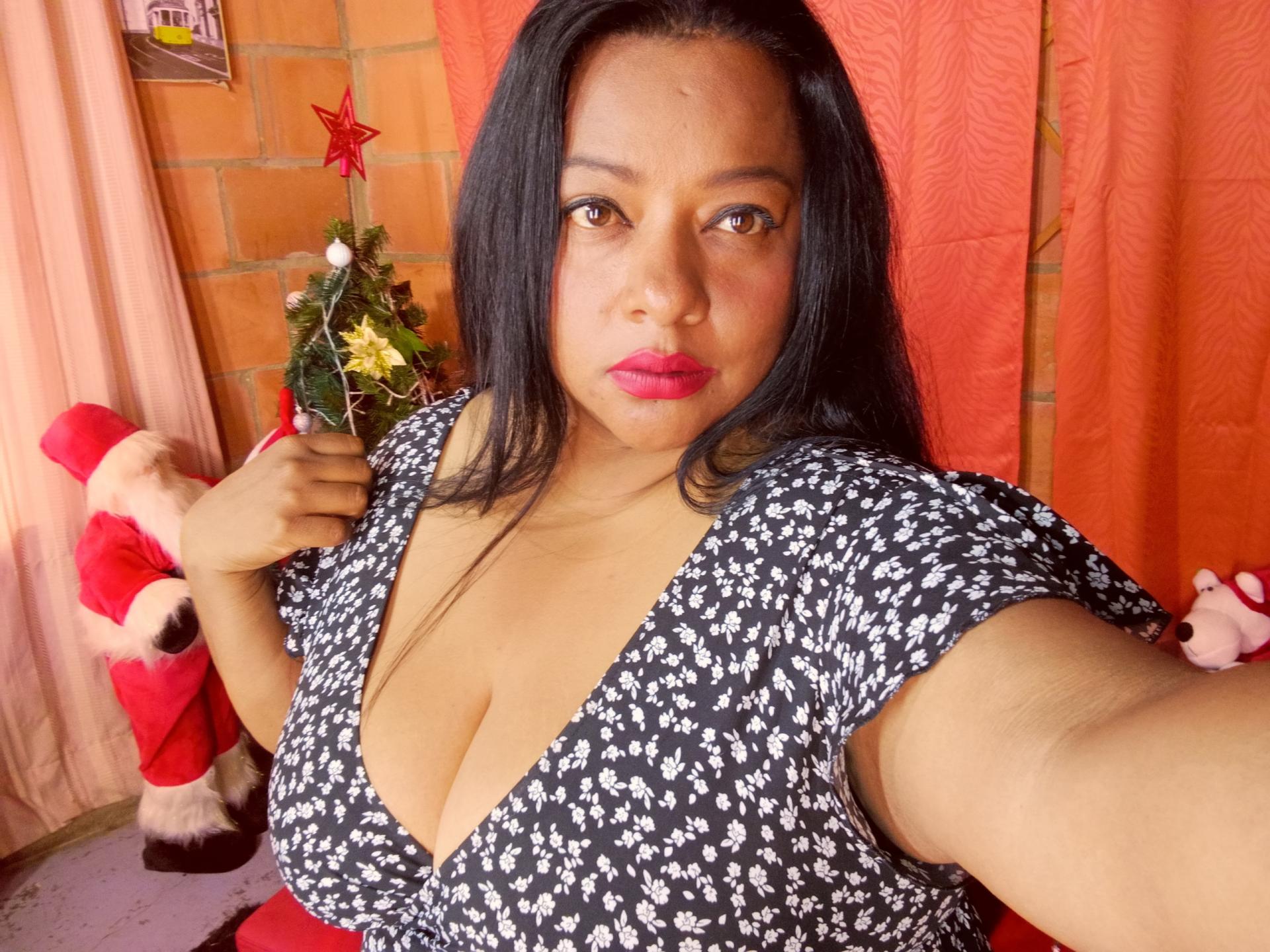 Image of cam model JoanaQueens (CurvySensation) from XloveCam