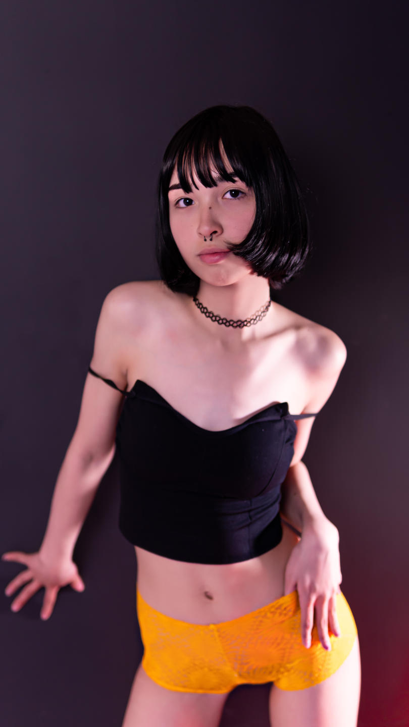 Image of cam model VickMoon (MillaHottLove69) from XloveCam
