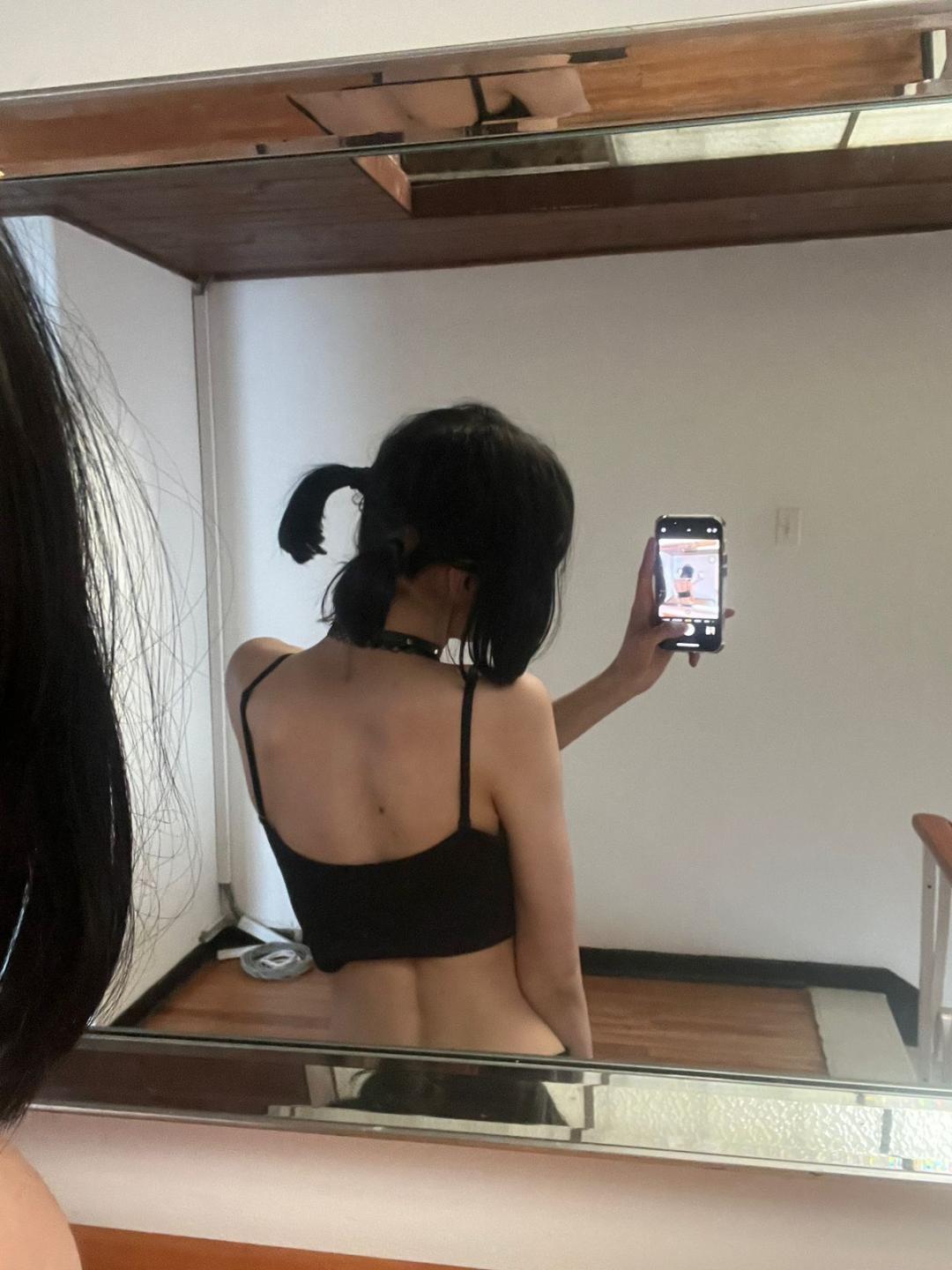 Image of cam model VickMoon (MillaHottLove69) from XloveCam