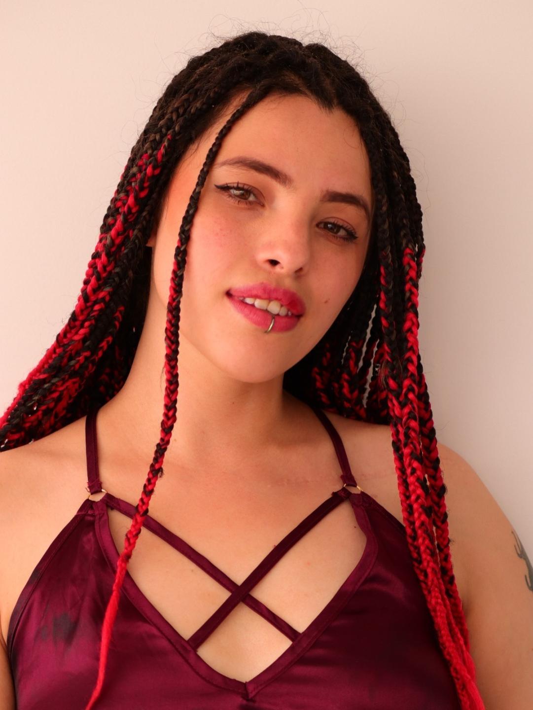 Image of cam model ElizabethDom from XloveCam