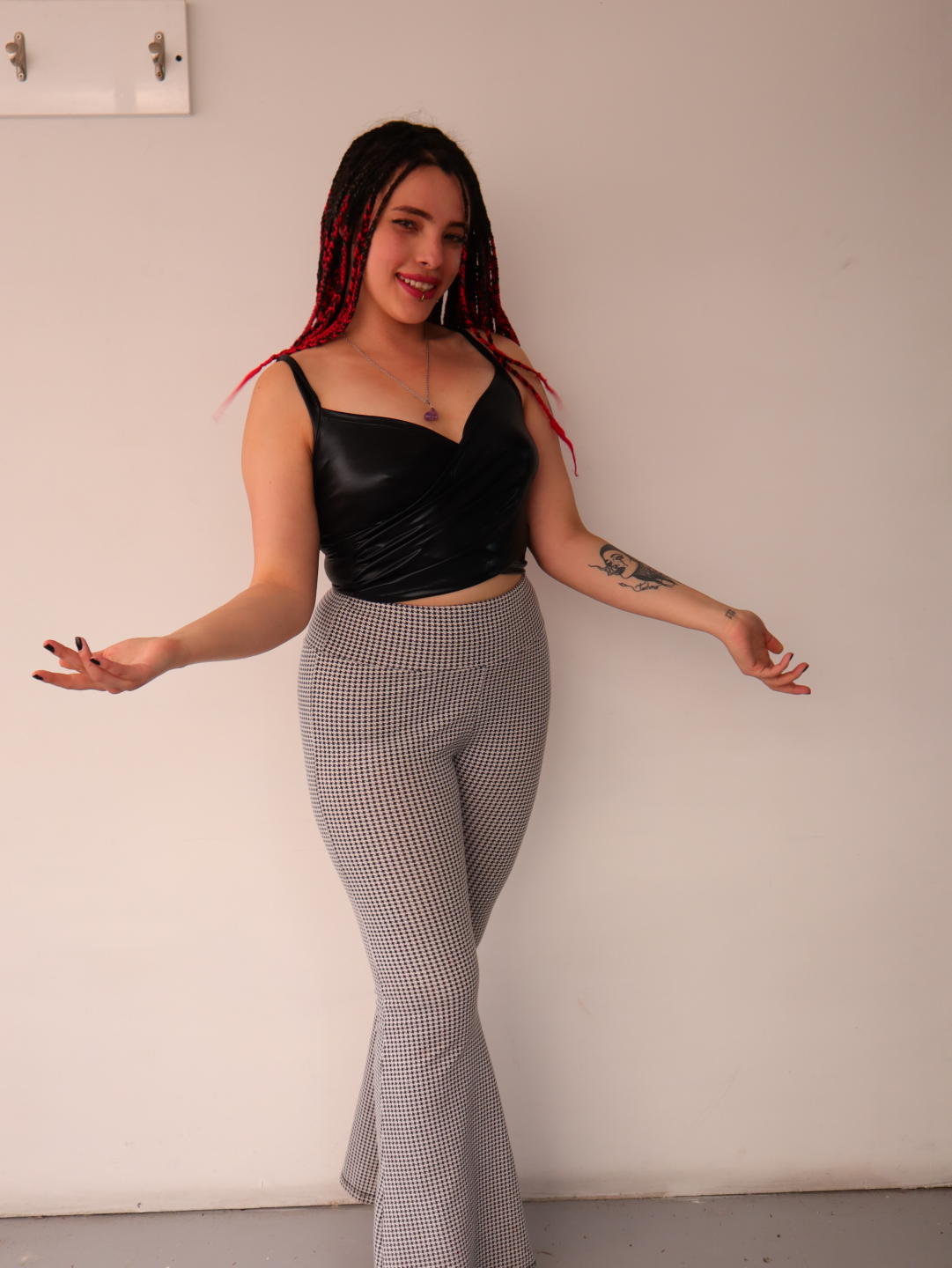 Image of cam model ElizabethDom from XloveCam
