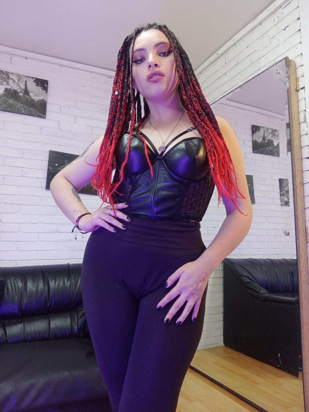 Image of cam model ElizabethDom from XloveCam
