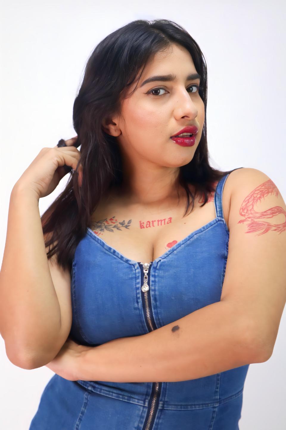 Image of cam model SofiTattoo from XloveCam