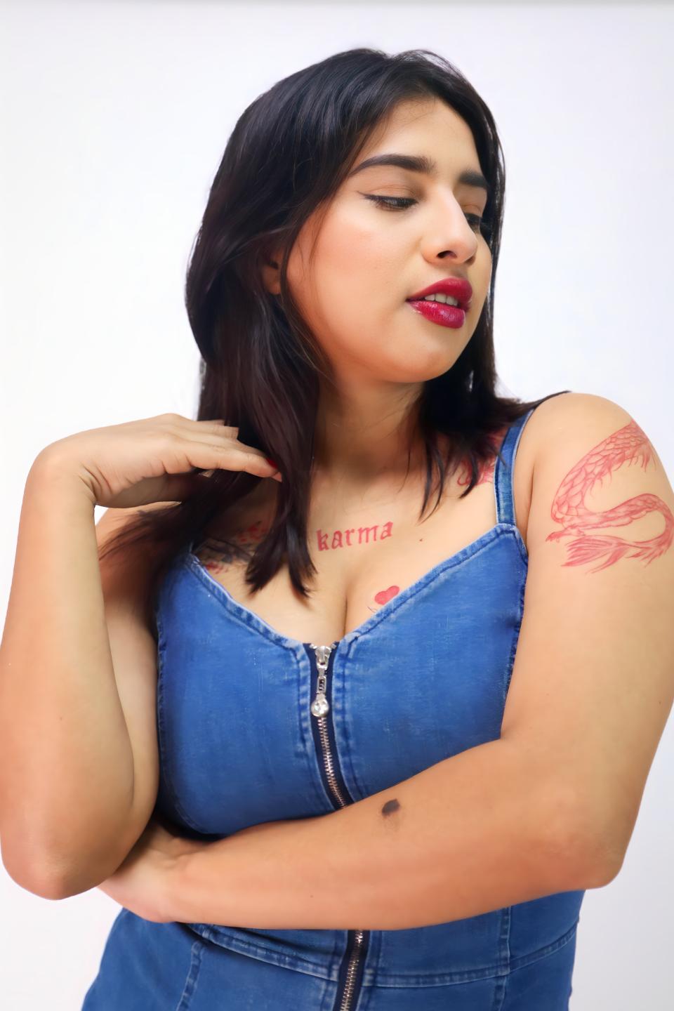 Image of cam model SofiTattoo from XloveCam