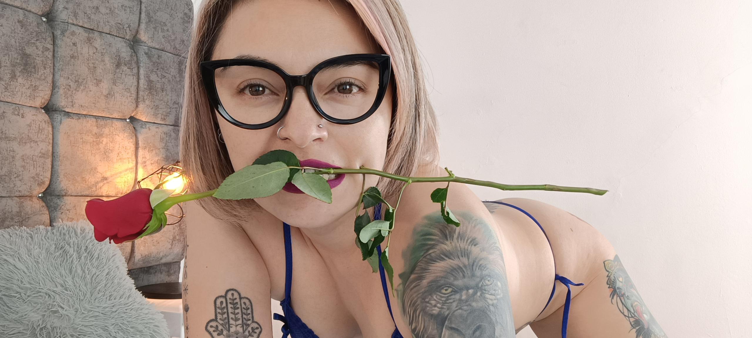 Image of cam model KatParadise from XloveCam