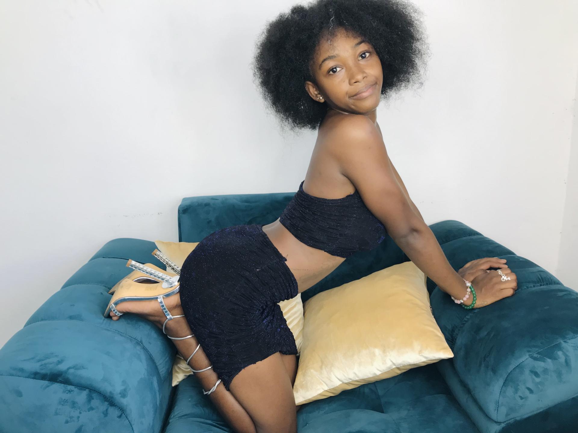 Image of cam model Jaurita from XloveCam