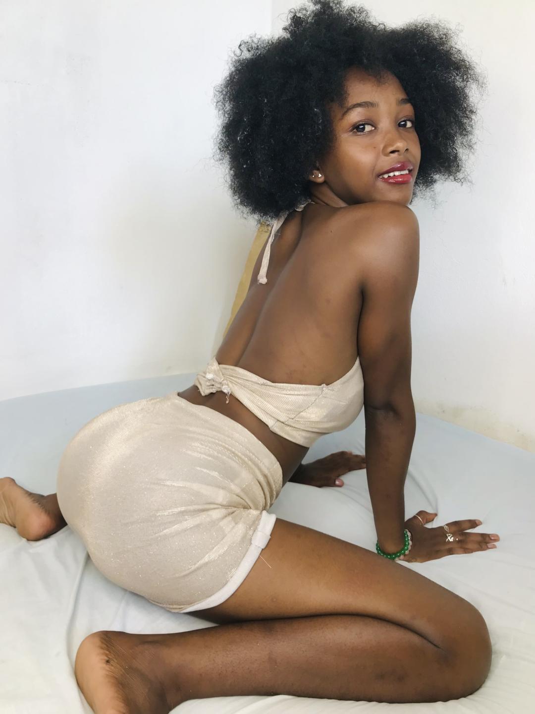 Image of cam model Jaurita from XloveCam