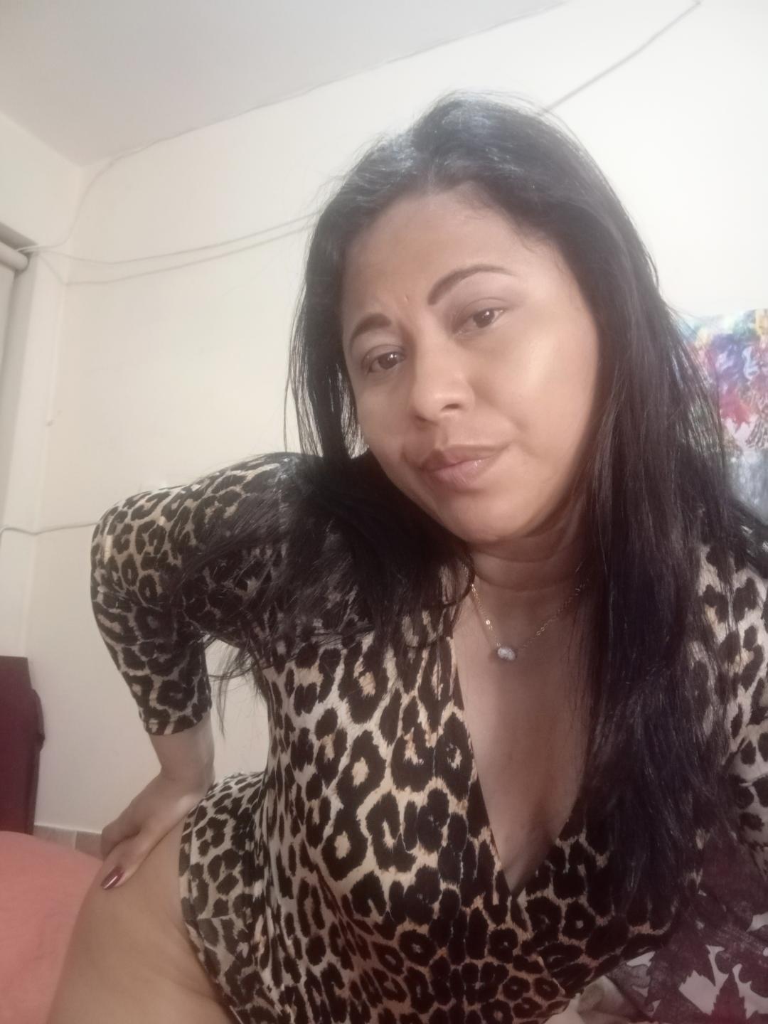 Image of cam model MiaSalomeChaude from XloveCam