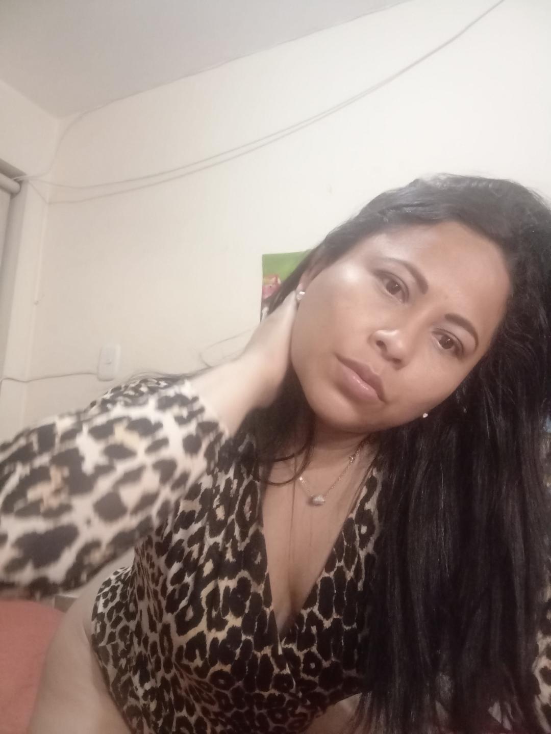 Image of cam model MiaSalomeChaude from XloveCam