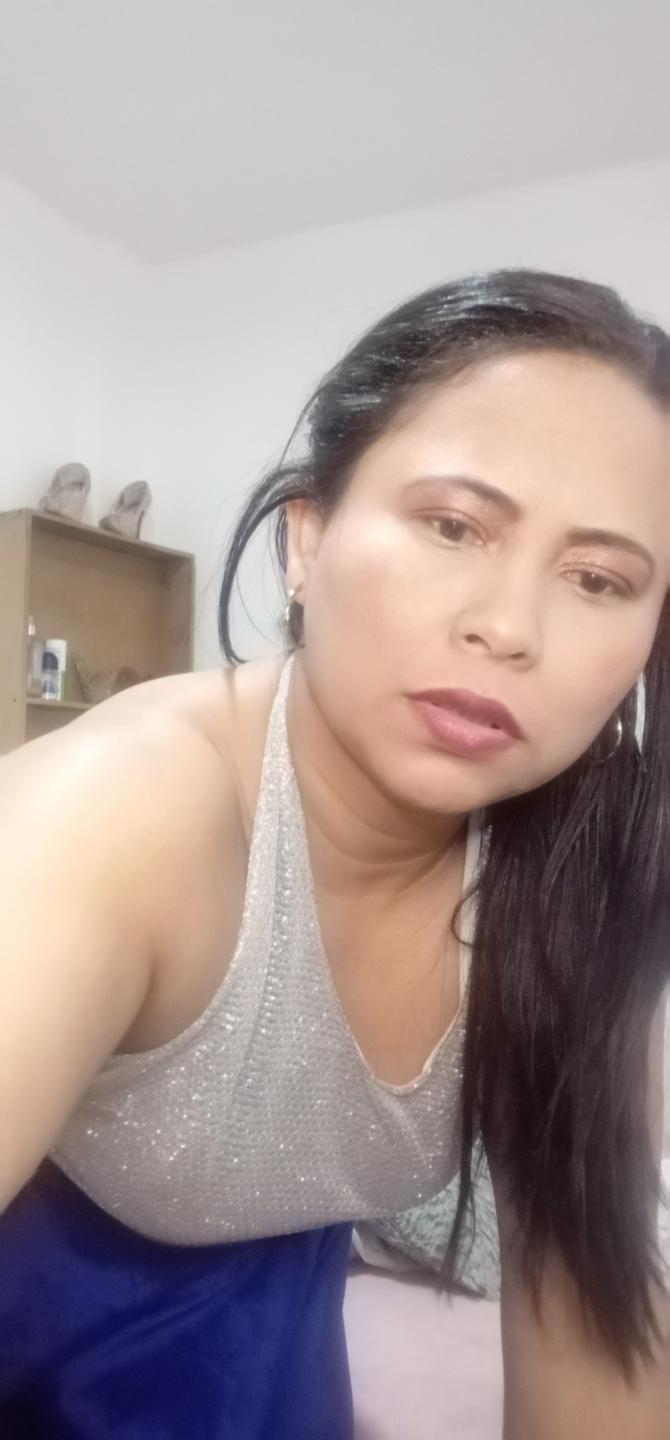 Image of cam model MiaSalomeChaude from XloveCam